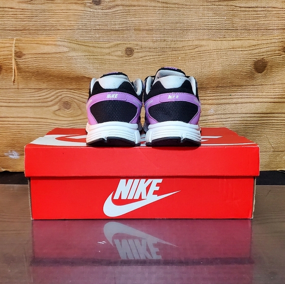 Nike Revolution - Picture 5 of 9